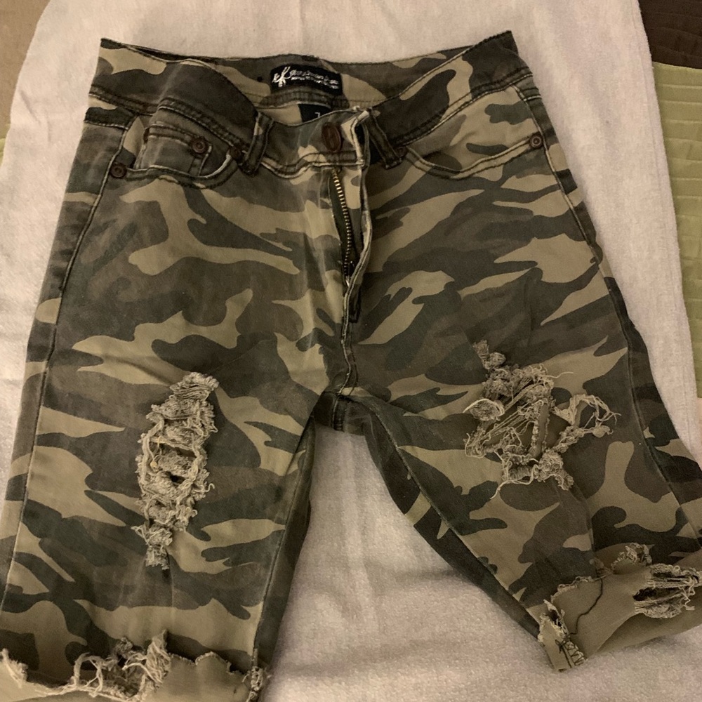 Camoflauge Bermuda Shorts size 7